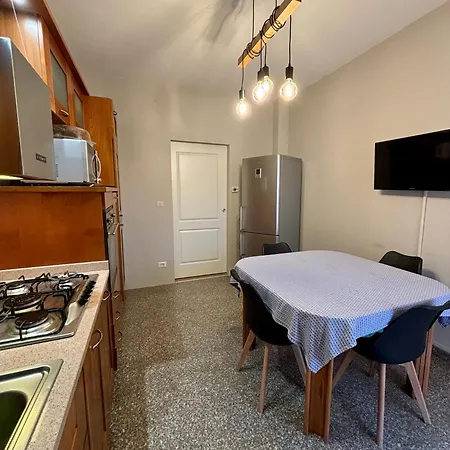Giotto 2 Apartment *